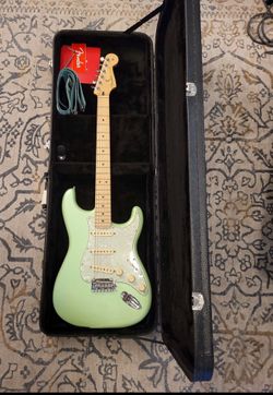 Fender Stratocaster Surf Pearl MIM With Extras