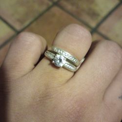  Size 8 Wedding Ring Set 