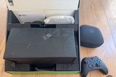 Xbox Series X Console Bundle with Controller
