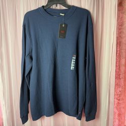 Levi’s Standard Fit Long Sleeve Sweatshirt 