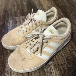 Women’s Adidas Court - Size 8