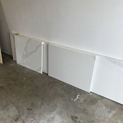 Quartz Calacatta Stone.