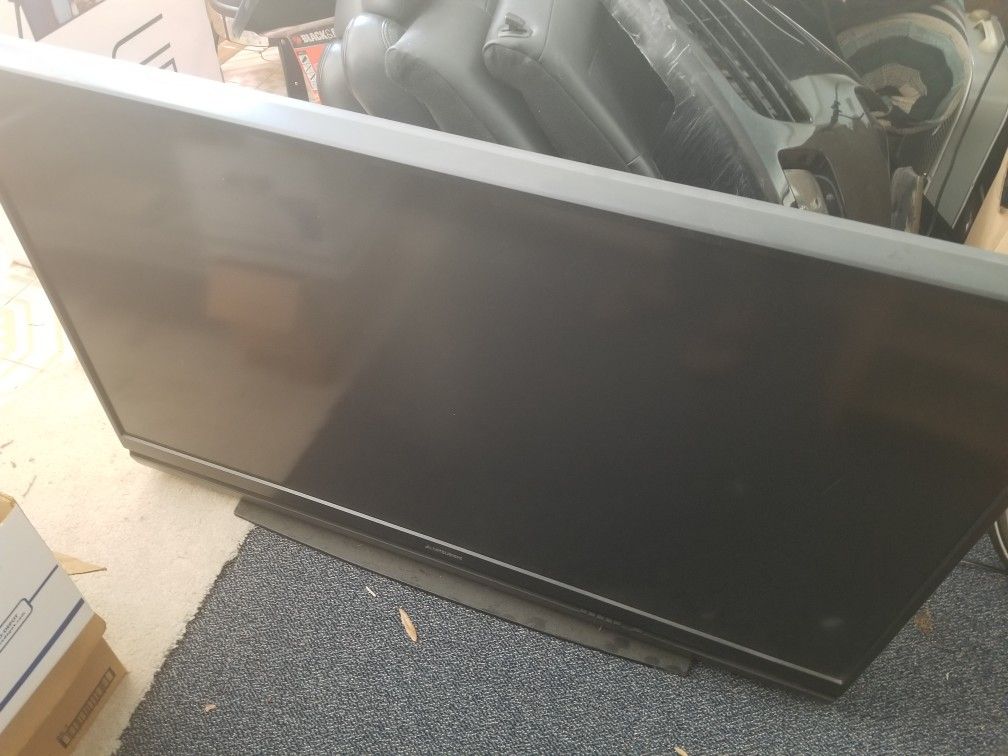 60 inch Mitsubishi Projection TV