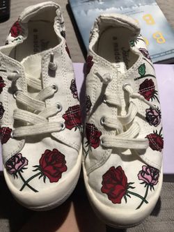 Shoes size 7