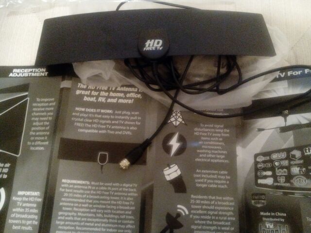 HD FREE TV ANTENNA FOR DIGITAL TVS , FLAT SCREENS, LCD