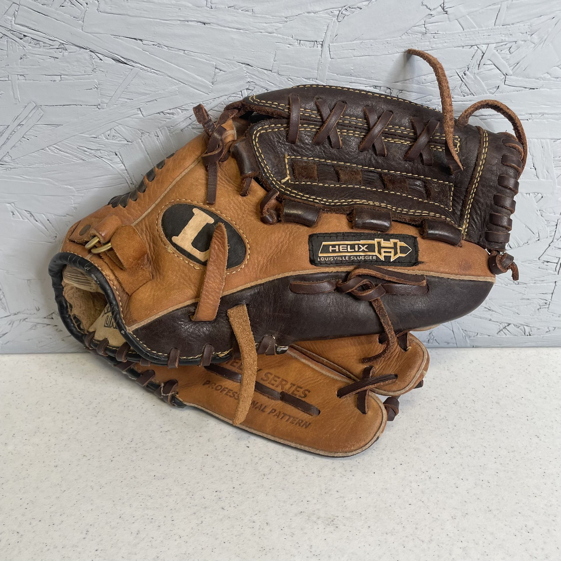 Louisville Slugger Glove
