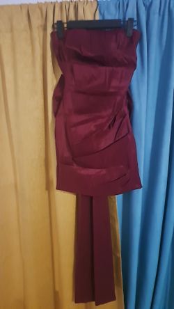 Size xs burgundy colour