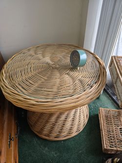 Table out or indoors