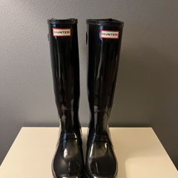 HUNTER Women's Tall Rain Boot, Adjustable Calf Strap, Black Gloss, Size 8