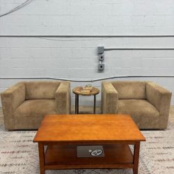 Knoll SM1 Lounge Chair Set by Shelton Mindel (Delivery Available)