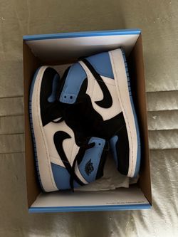 UNC toes Jordan 1