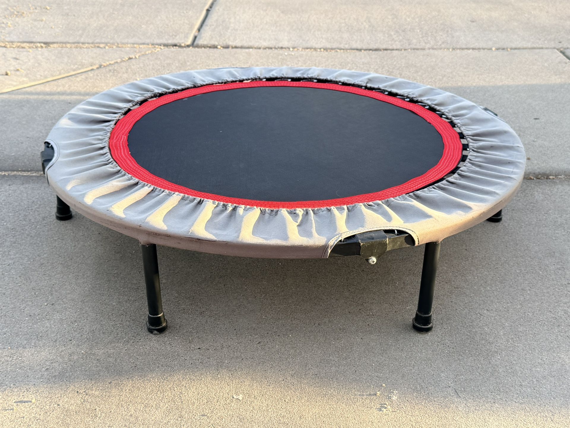 Kids Indoor Personal Trampoline - 40” diameter 