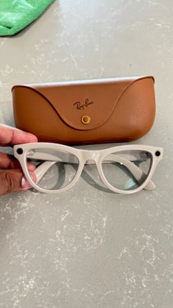 Ray-Ban Meta Skyler Smart Glasses with Transition Lenses