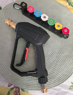 Pressure washer nozzle