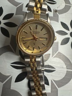 VTG Citizen Quartz Watch: Two-Tone, Stainless, Day / Date
