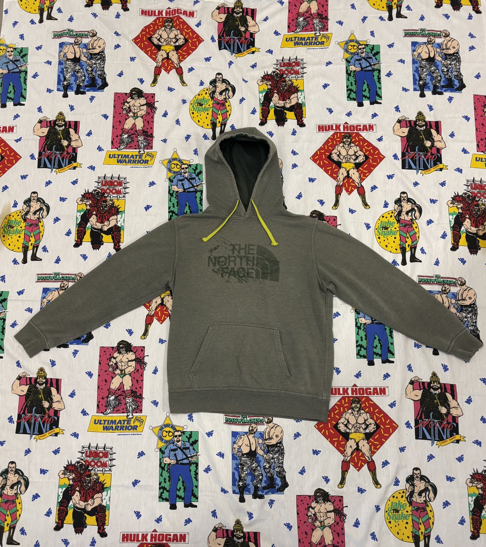 The North Face Men's Medium Hoodie with Green Logo Drawstring Pocket M/L