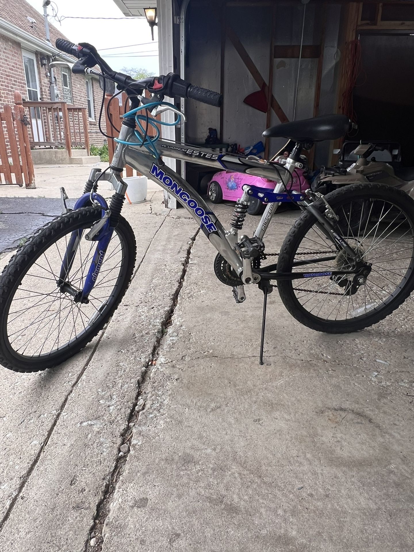 Mongoose aluminum Estes 21 speed Bike for Sale in Oak Lawn IL OfferUp