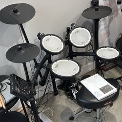 Roland TD-07KV V-Drums Electronic Drum Set.