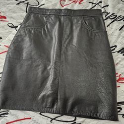 Legitimate leather skirt