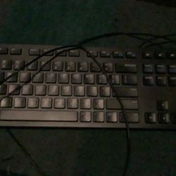 Amazon Basics Keyboard 