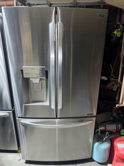 Lg stainless steel refrigerator works perfectly and in good condition 3 months warranty
