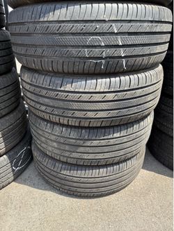 Vendo 235/65/R18 Michelin las 4 llantas por $170 ☎️🚀🚀