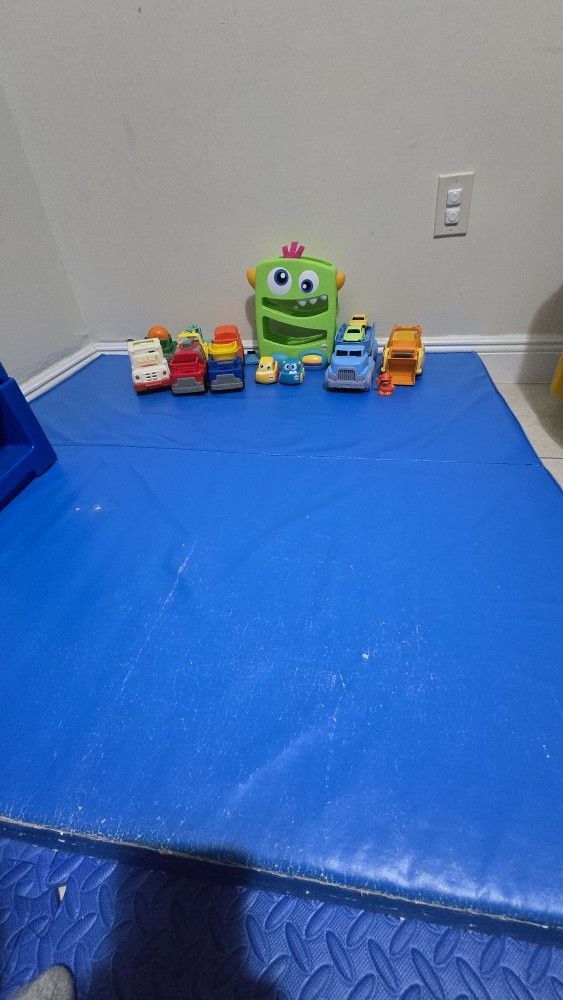 Fisher-Price Monster Trucks Racing Ramp / Green Toys Scooper Construction Truck / Green Toys Car Carrier / Mini Toy Trucks