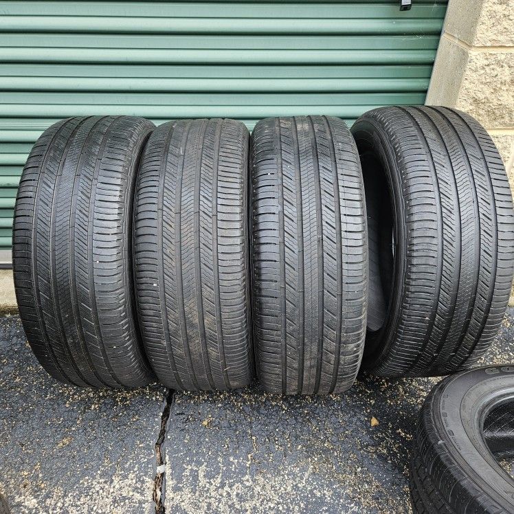 235 55 19 Michelin 