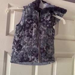 Vest Girls . Calvin Klein