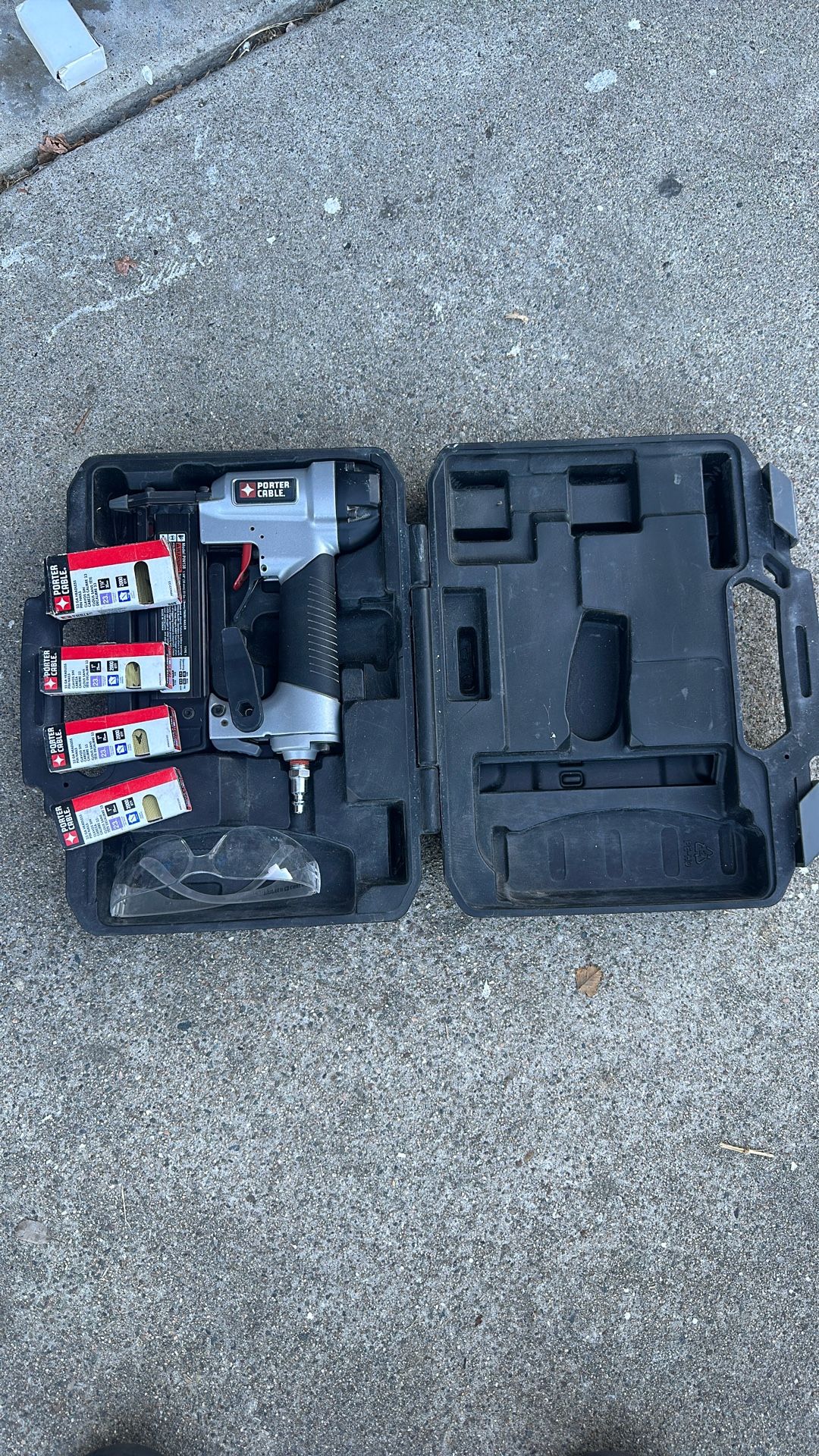 Pin Nailer And staples. 