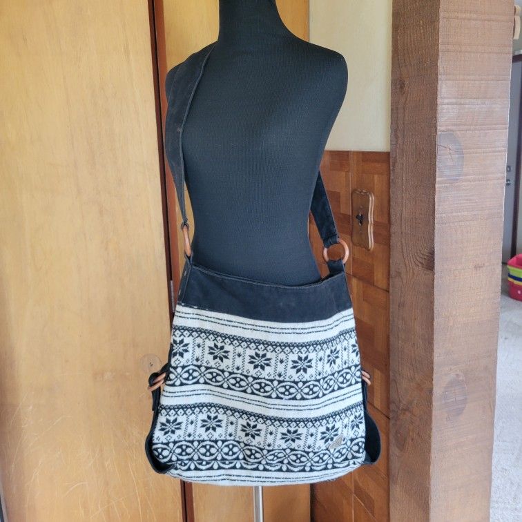 Vintage Roxy Nordic Sweater Style Crossbody Bag Black & Cream 13"x14"x3"