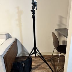 Amaran by Aputure Light Stand