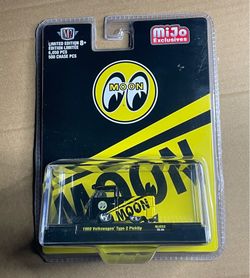 M2 Machines MiJo Exclusive 1960 VW Type 2 PickUp MOONEYES Limited Edition