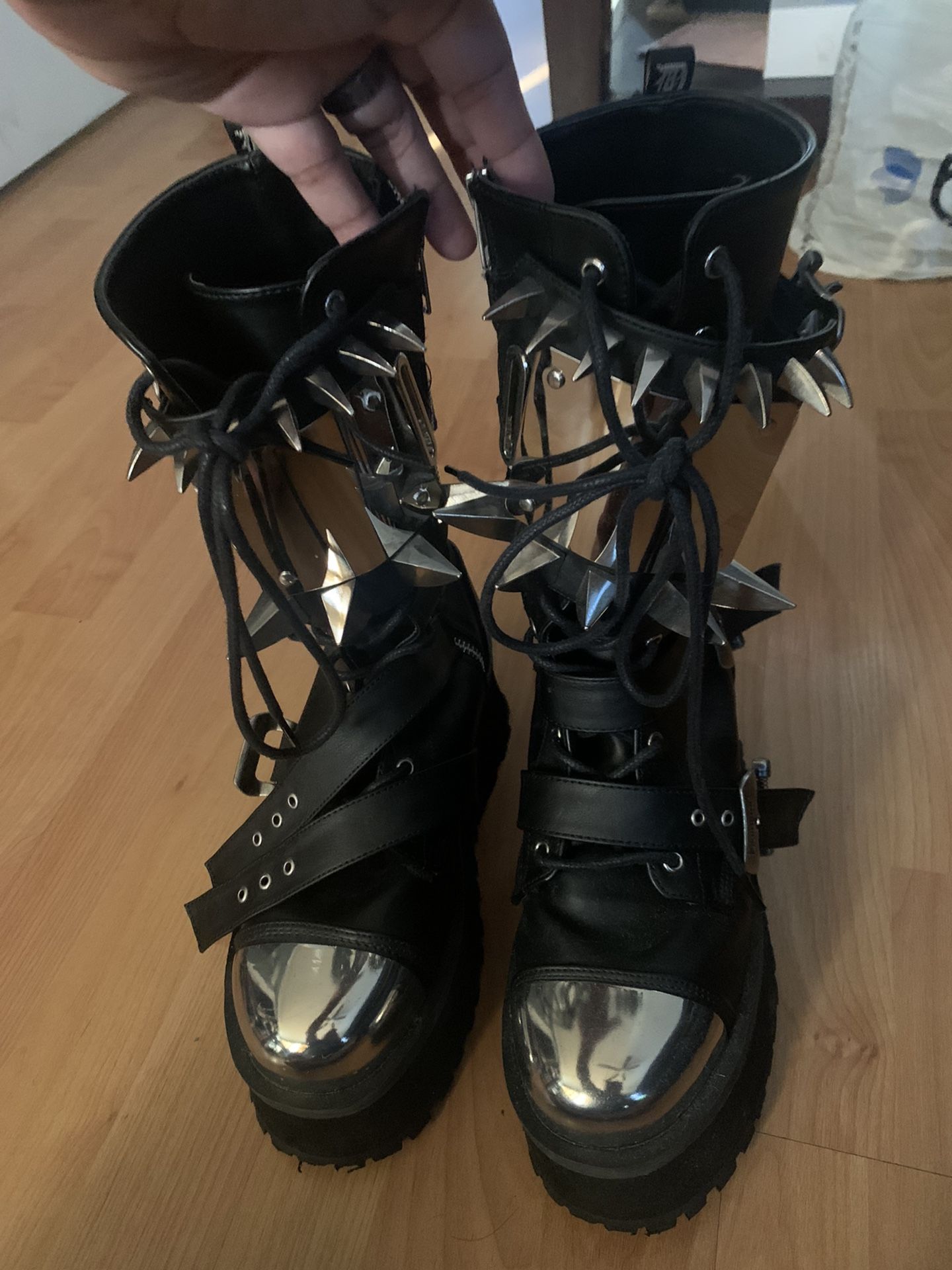Demonia Cult Gravedigger 250 Unisex Boots Size 7