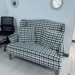 Broyhill Farmhouse Loveseat