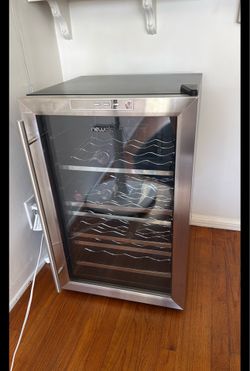 NewAir 29-Bottle Stainless Steel Wine Fridge / Wine Cooler