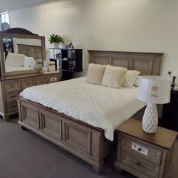 Queen 4pc bedroom Set 