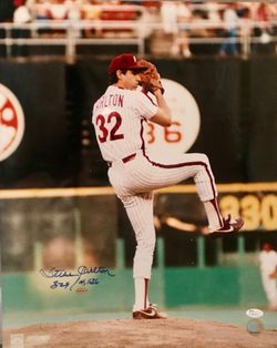 Steve Carlton Philadelphia Phillies Autographed 16x20 Photo with 2 Inscriptions / JSA Cert of Auth / Orig Show ticket