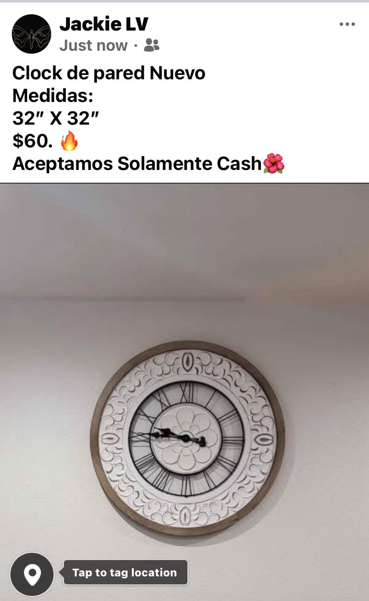 Clock De Pared $45. Esta Nuevo . Solo Cash