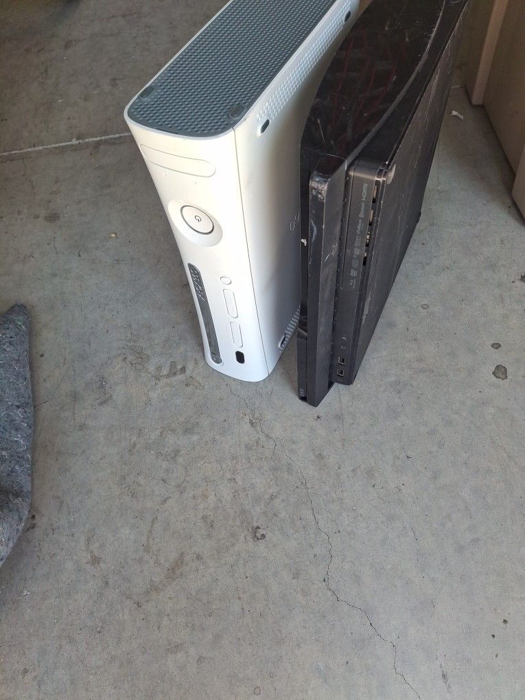 Video Games, Xbox360 Ps3 Cheap. 10 Each Or Both For 15. I Have No Idea If They Work Or Not. Probably Have Power Cords And Some Games As WELL I WILL G