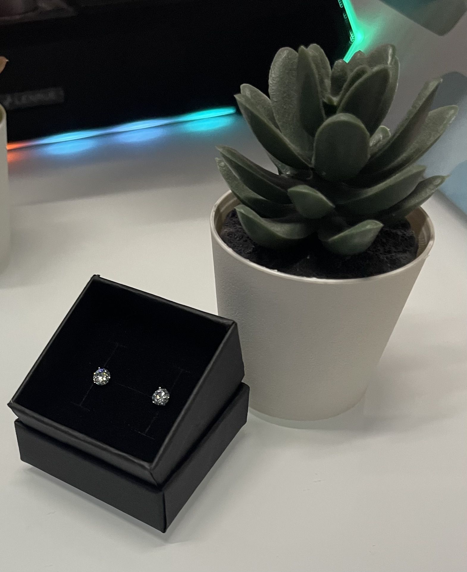 Moisture diamond earrings (GRA Certification)