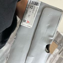 Jordan 13 retro size 12 (navy)