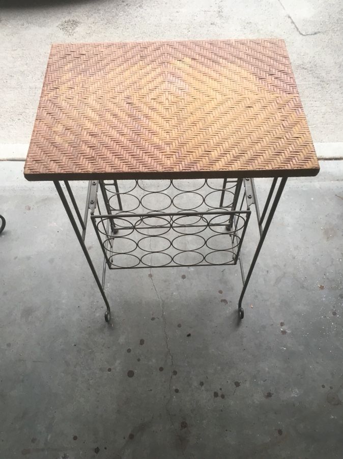 Towel/wine table