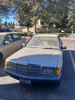 Mercedes-Benz 190E Sedan