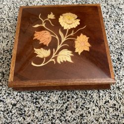 Vintage jewelry box