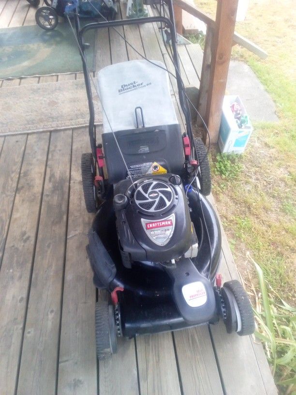 Craftsman Briggs & Stratton 675 Series Lawn Mower 22"