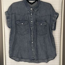 Jane And Delaney Blue Denim Button Up Top