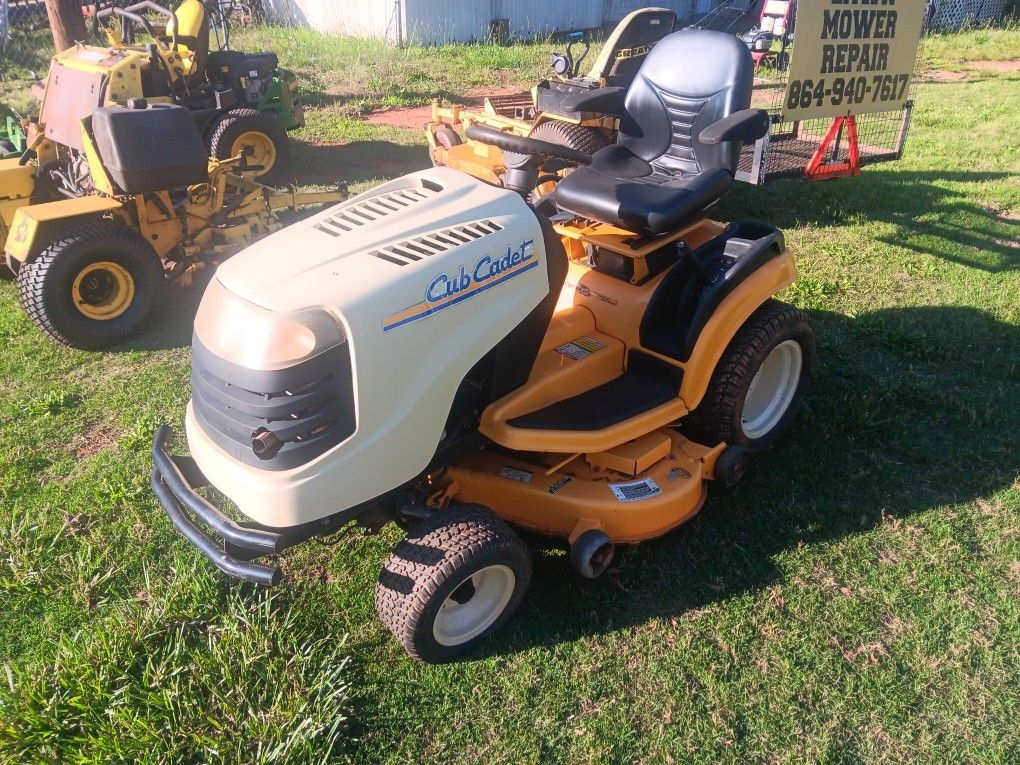 Cub Cadet GT2544 Garden Tractor