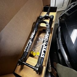 2022 Fox 36 Performance Elite Grip 2