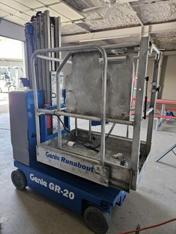 Scissor Lift. Man Lift 20'